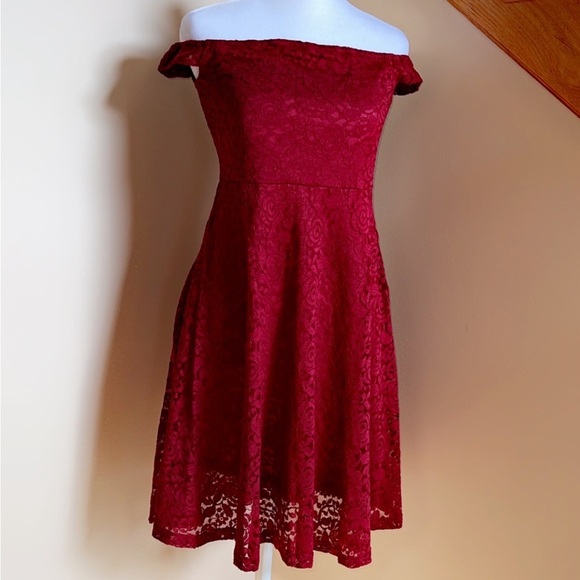 Women’s Dress Size Small Red Lace Off Shoulder A Line Swing Cocktail Party Dress - Picture 1 of 8